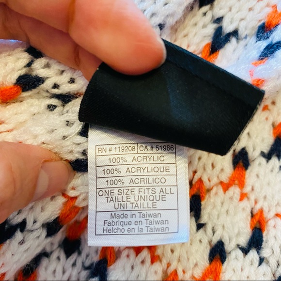 NFL The Bears Woven Tassel Scarf - Picture 6 of 8